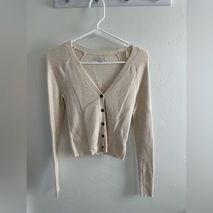 Cream/Beige Cropped V Sweater